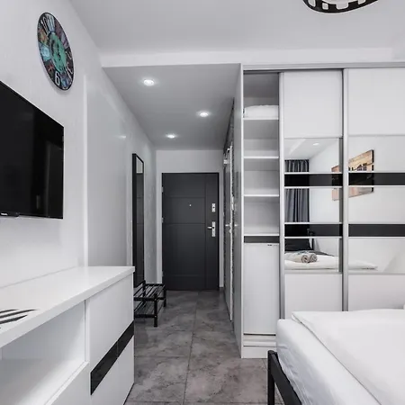 ホームステイ La Perla *